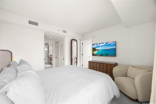 223 Saratoga Road 3401, Honolulu, HI 96815