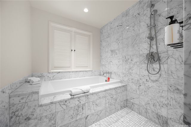 223 Saratoga Road 3401, Honolulu, HI 96815