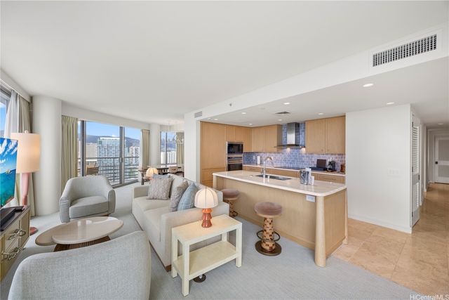 223 Saratoga Road 3401, Honolulu, HI 96815
