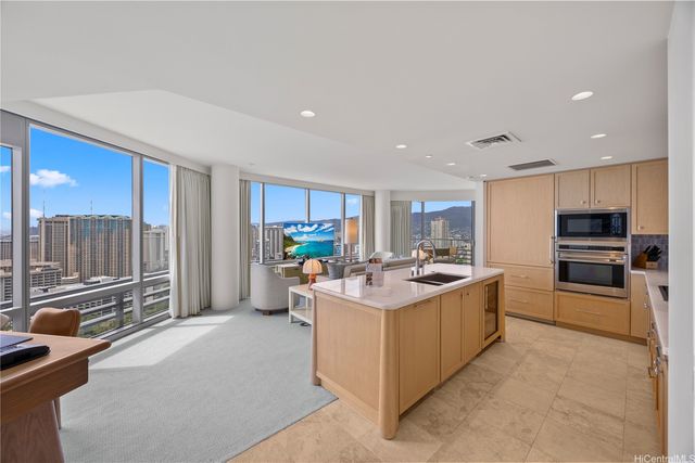 223 Saratoga Road 3401, Honolulu, HI 96815
