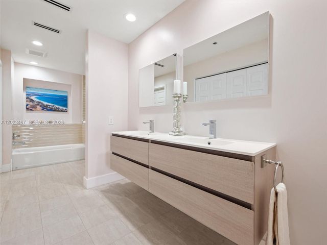 2425 Fisher Island Dr 5205, Miami Beach, FL 33109