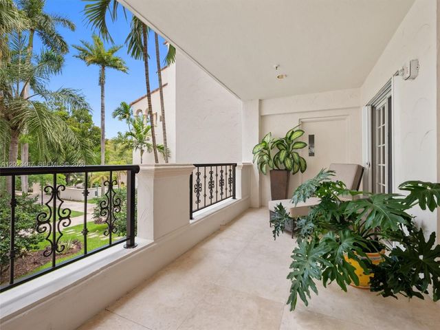 2425 Fisher Island Dr 5205, Miami Beach, FL 33109