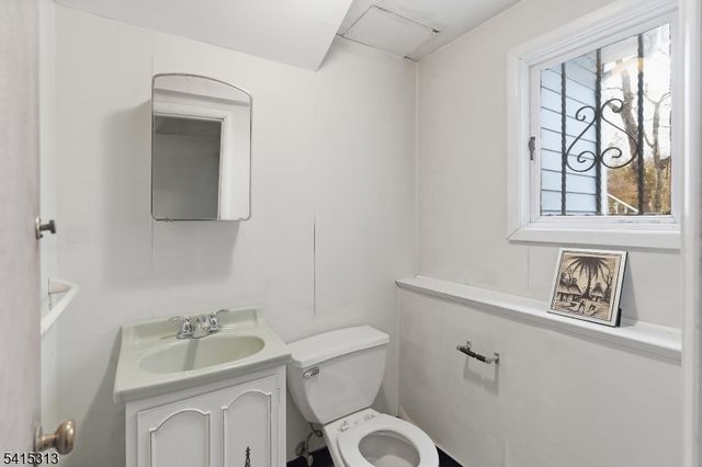 137 Voorhees St, Teaneck Twp., NJ 07666