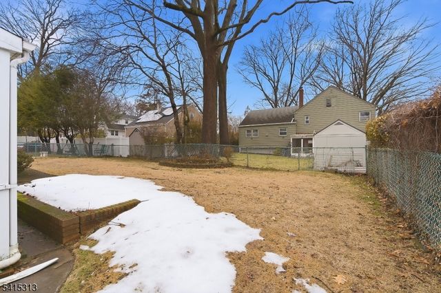 137 Voorhees St, Teaneck Twp., NJ 07666