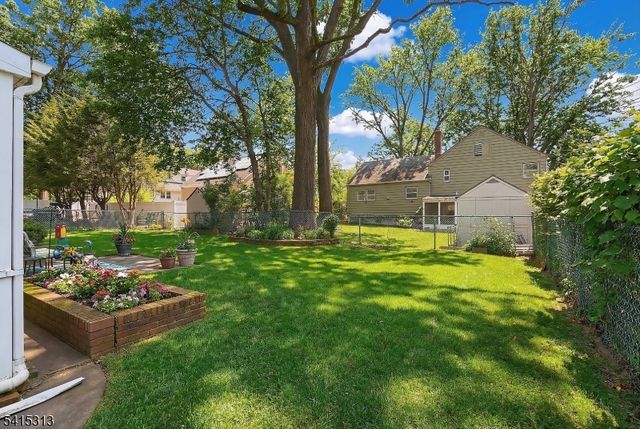 137 Voorhees St, Teaneck Twp., NJ 07666