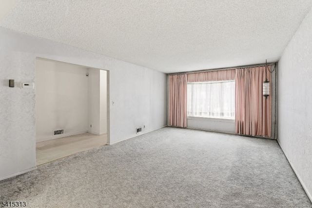 137 Voorhees St, Teaneck Twp., NJ 07666