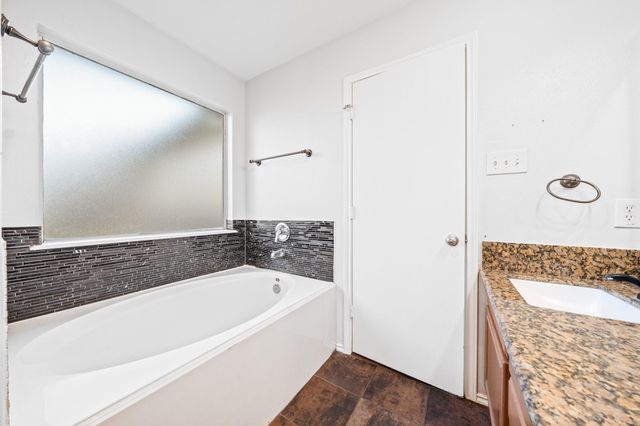 11018 Warath Oak Court, Houston, TX 77065