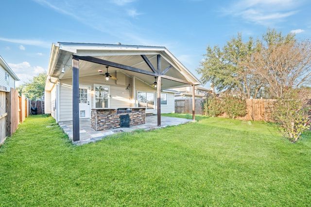 11018 Warath Oak Court, Houston, TX 77065