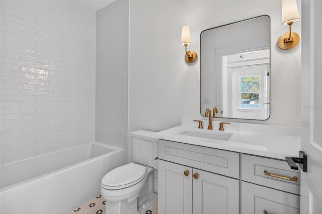 1211 35TH AVENUE N, St Petersburg, FL 33704