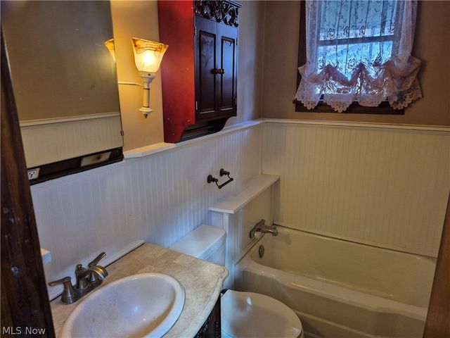 1002 Second Avenue, New Cumberland, WV 26047