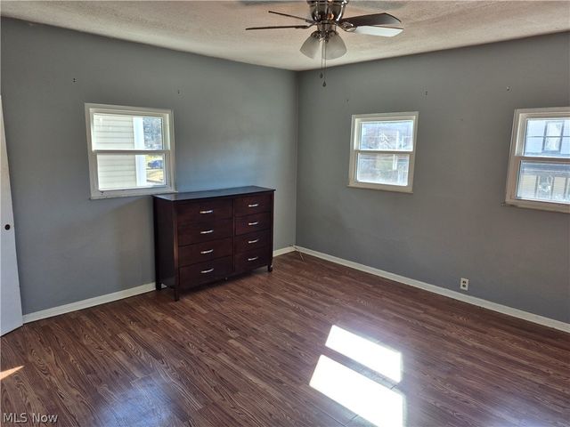 1002 Second Avenue, New Cumberland, WV 26047