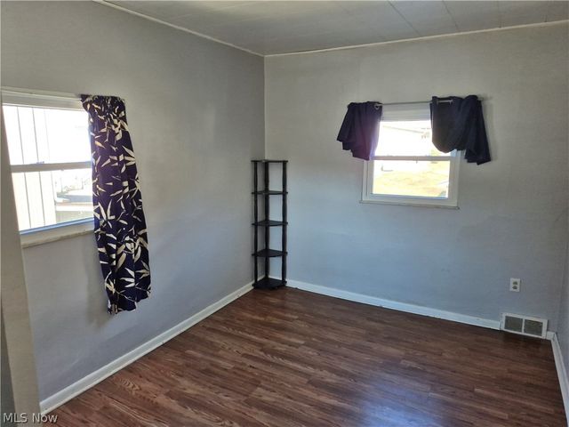 1002 Second Avenue, New Cumberland, WV 26047