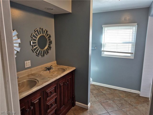 1002 Second Avenue, New Cumberland, WV 26047