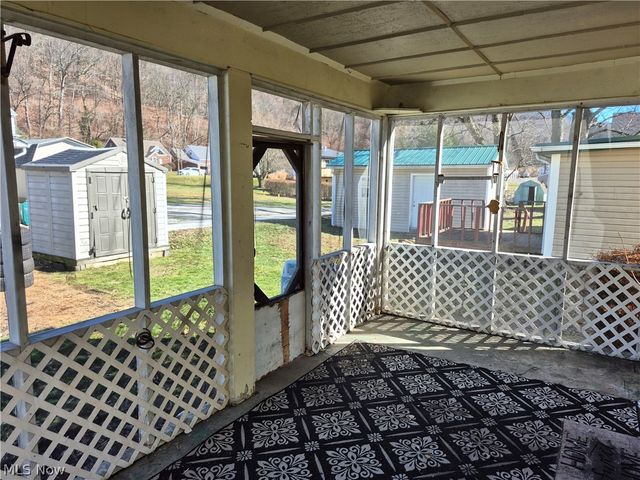 1002 Second Avenue, New Cumberland, WV 26047