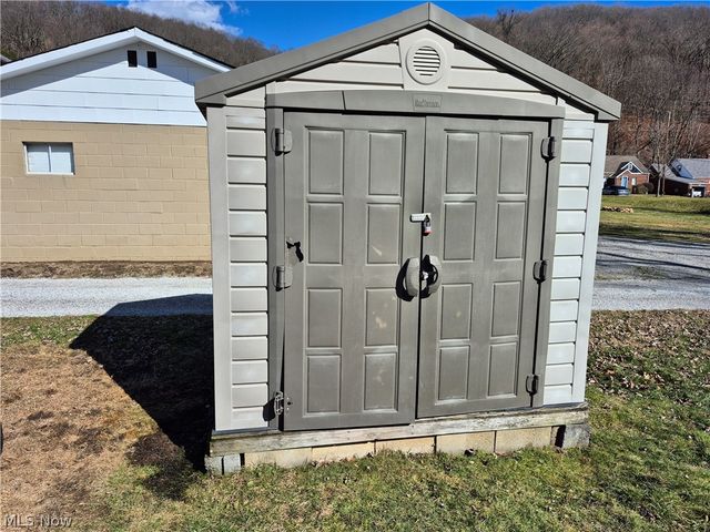 1002 Second Avenue, New Cumberland, WV 26047