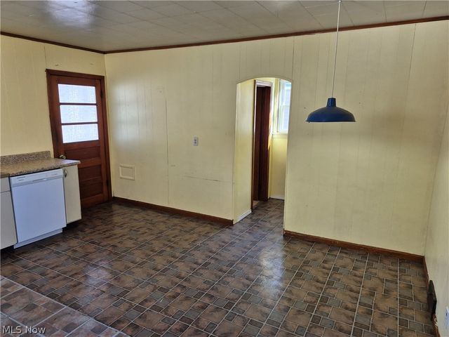 1002 Second Avenue, New Cumberland, WV 26047