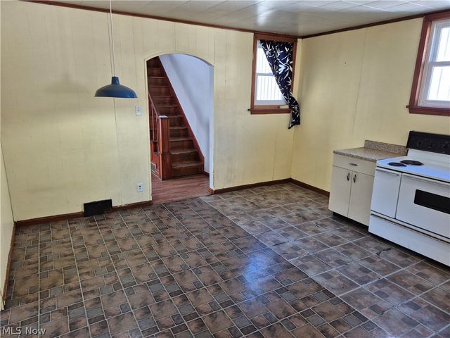 1002 Second Avenue, New Cumberland, WV 26047