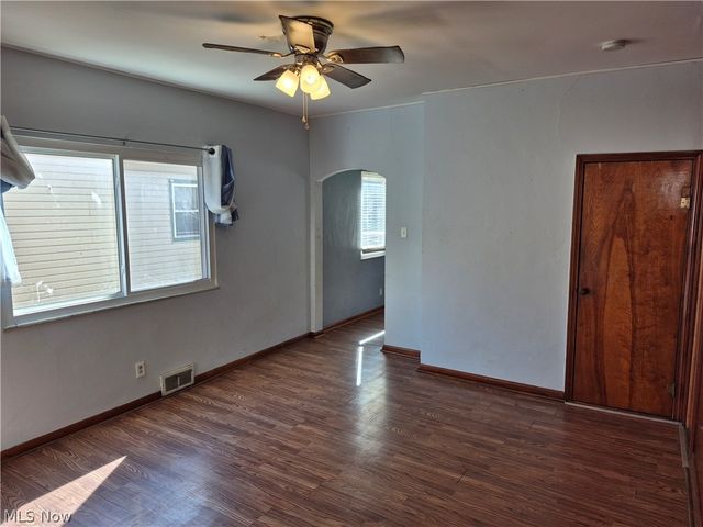 1002 Second Avenue, New Cumberland, WV 26047