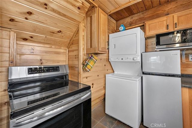 2418 Fir, Running Springs, CA 92382