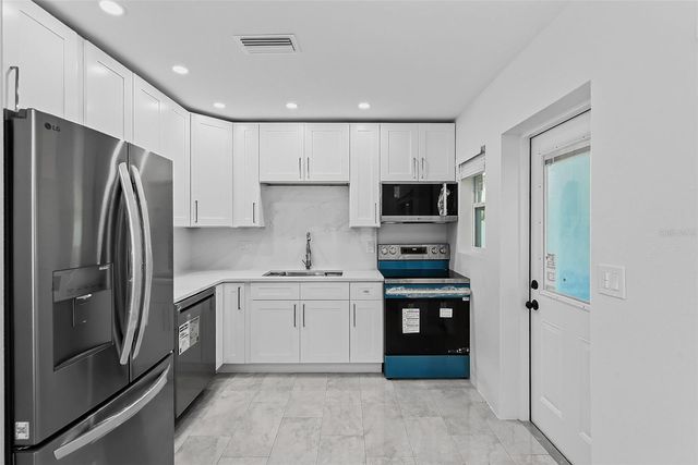 2425 BAYWOOD DRIVE E, Dunedin, FL 34698