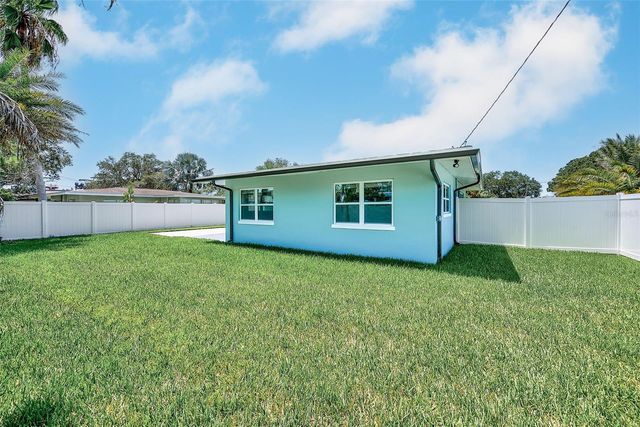 2425 BAYWOOD DRIVE E, Dunedin, FL 34698
