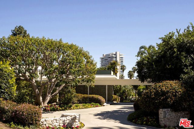 409 Drury Lane, Beverly Hills, CA 90210
