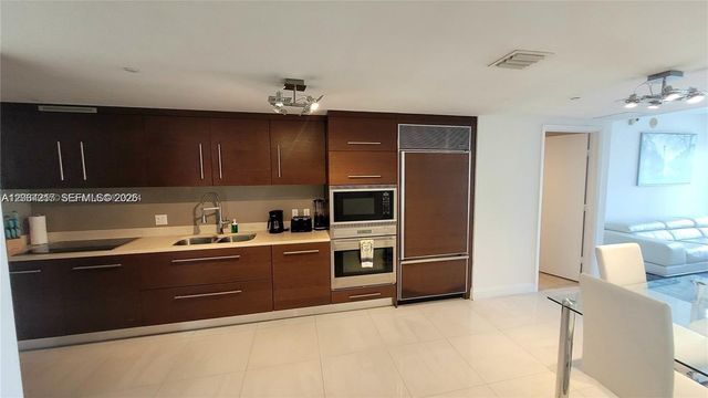 485 Brickell Ave 2311, Miami, FL 33131