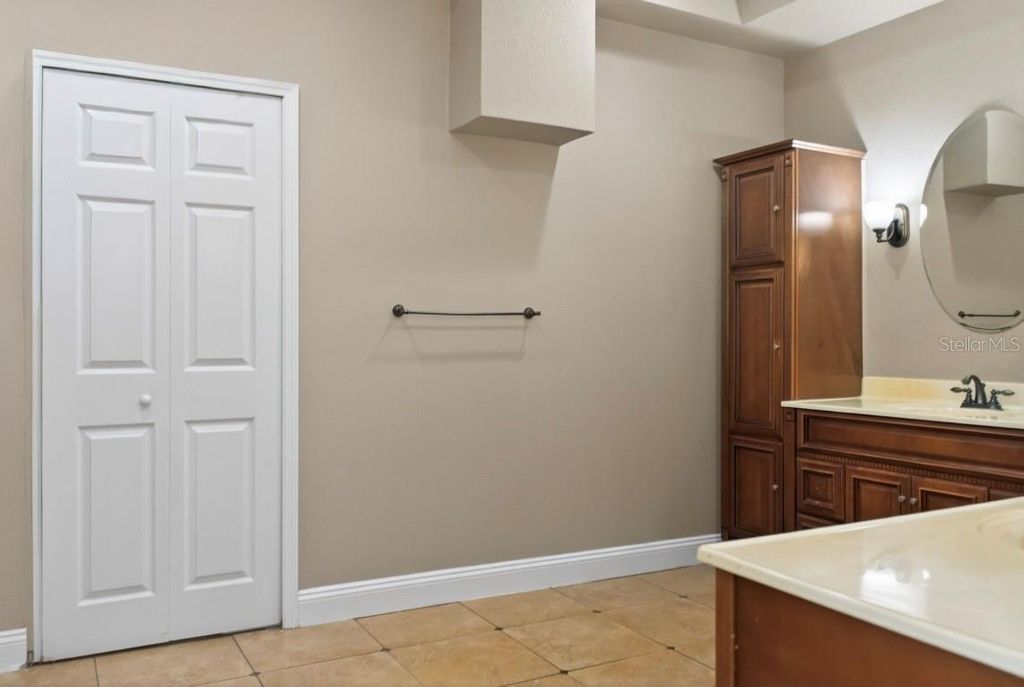 Image 18 of property listing at 714 KANKAKEE LANE, Orlando, FL 32807