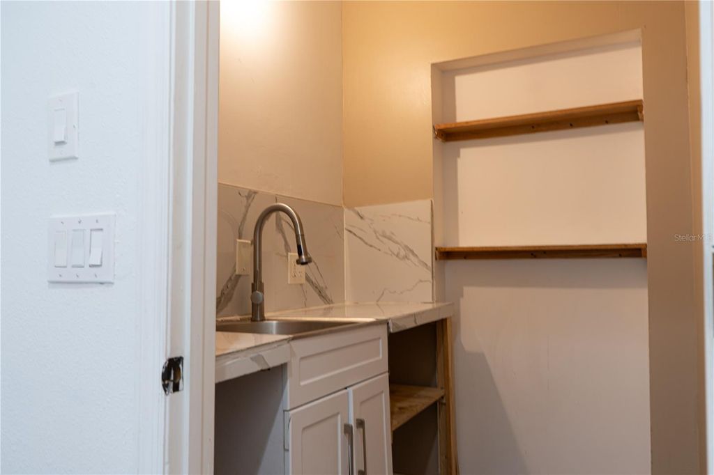 Image 27 of property listing at 714 KANKAKEE LANE, Orlando, FL 32807