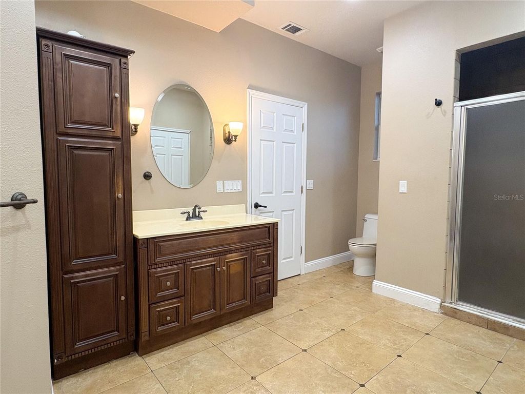 Image 29 of property listing at 714 KANKAKEE LANE, Orlando, FL 32807