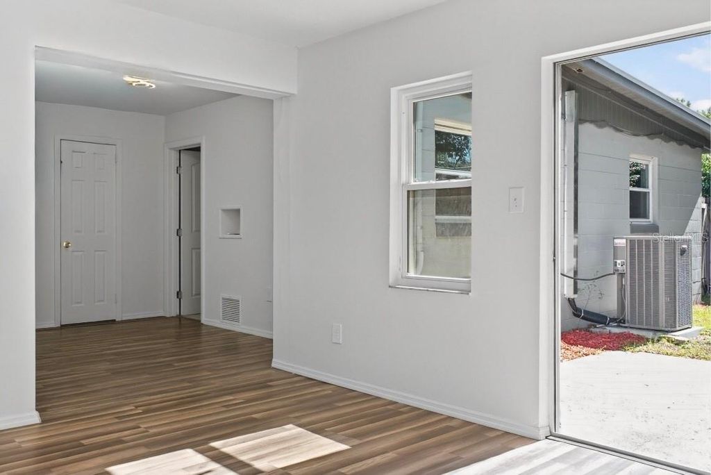 Image 10 of property listing at 714 KANKAKEE LANE, Orlando, FL 32807