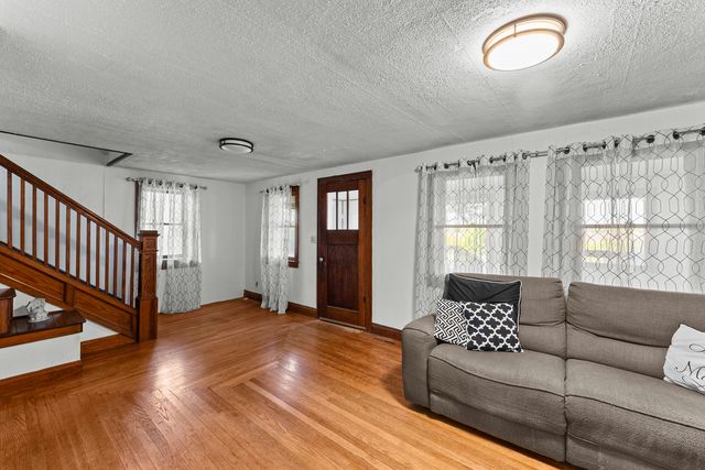 404 1st Avenue, Hampton, IL 61256