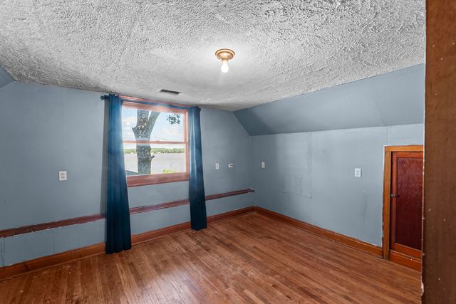 404 1st Avenue, Hampton, IL 61256