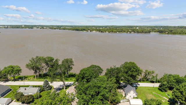 404 1st Avenue, Hampton, IL 61256