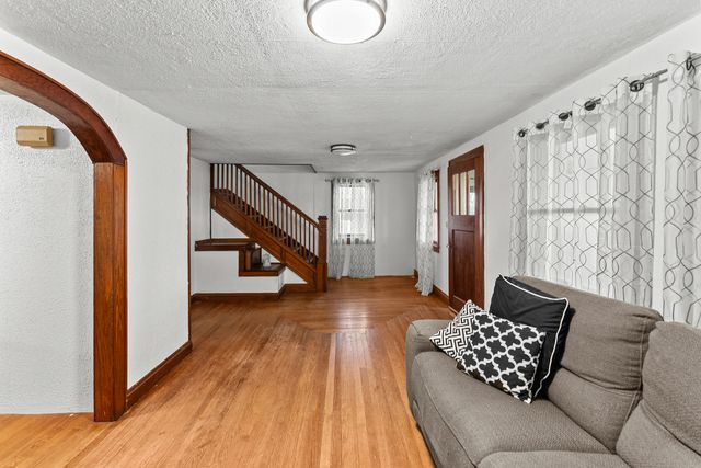 404 1st Avenue, Hampton, IL 61256