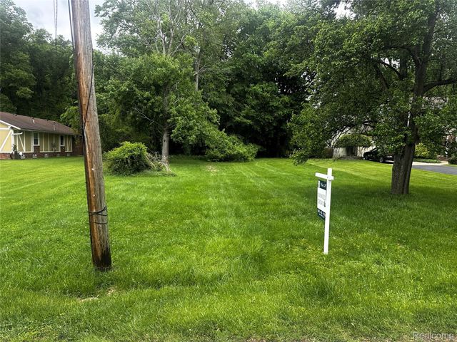 20099 Purlingbrook Street, Livonia, MI 48152