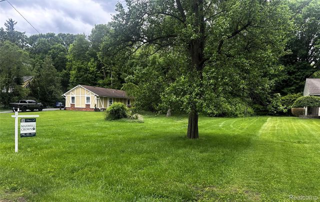 20099 Purlingbrook Street, Livonia, MI 48152