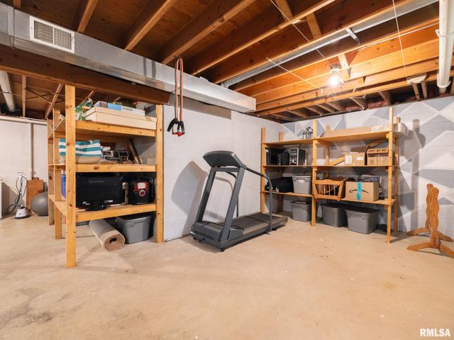 3612 W CHARTWELL Road, Peoria, IL 61614