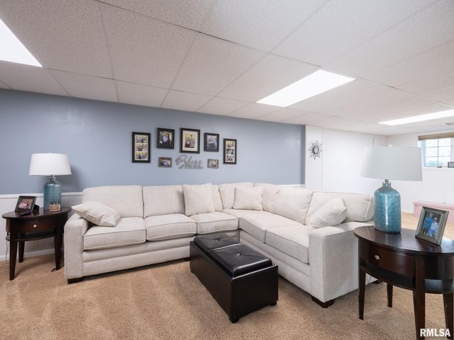 3612 W CHARTWELL Road, Peoria, IL 61614