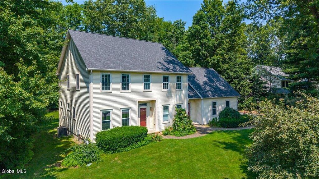 10 Sweetbriar Drive, Wilton, NY 12831