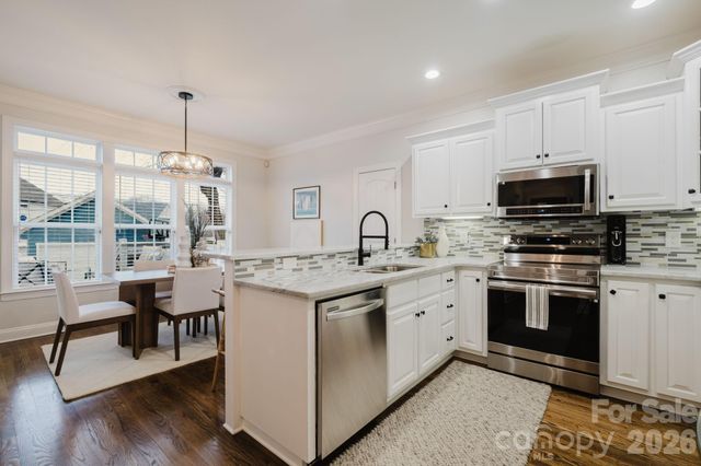 2711 Clemson Avenue, Charlotte, NC 28205