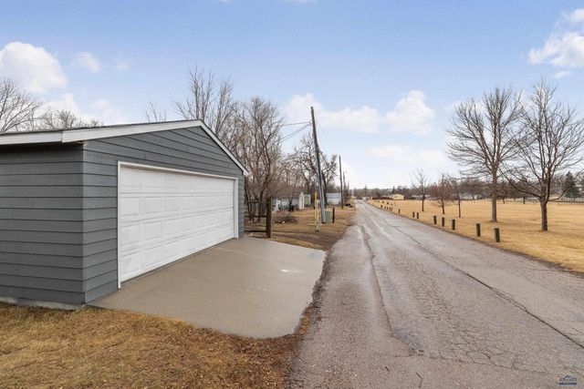 1133 BLAINE AVE, Rapid City, SD 57701