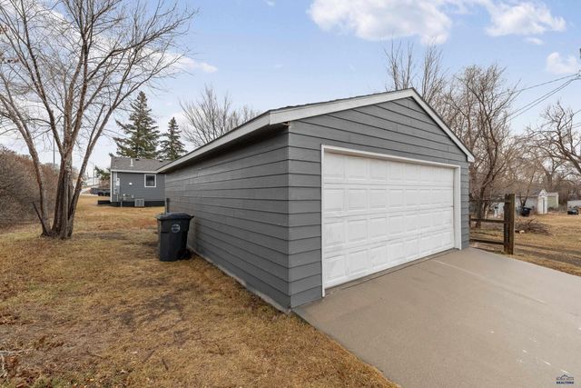 1133 BLAINE AVE, Rapid City, SD 57701