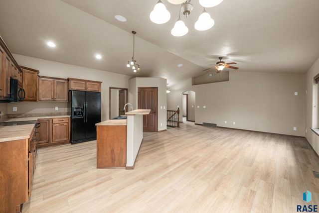 2809 S Lucerne Ave, Sioux Falls, SD 57106