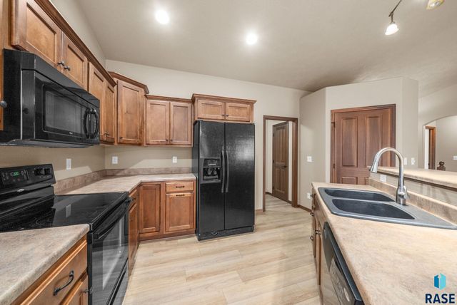 2809 S Lucerne Ave, Sioux Falls, SD 57106