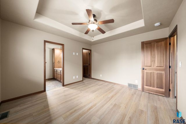 2809 S Lucerne Ave, Sioux Falls, SD 57106