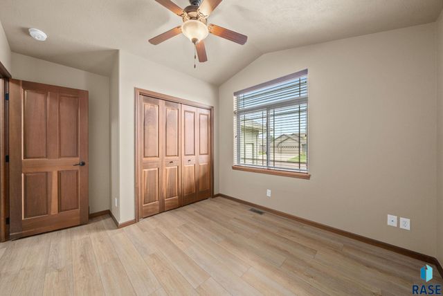 2809 S Lucerne Ave, Sioux Falls, SD 57106