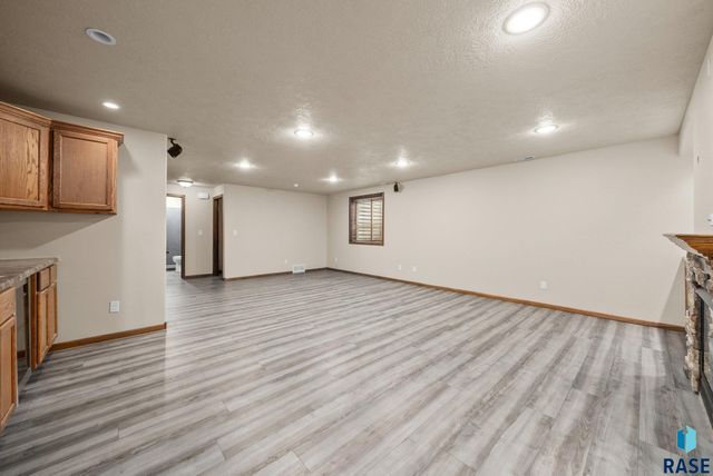 2809 S Lucerne Ave, Sioux Falls, SD 57106