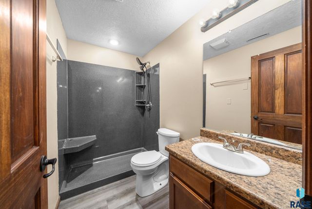 2809 S Lucerne Ave, Sioux Falls, SD 57106