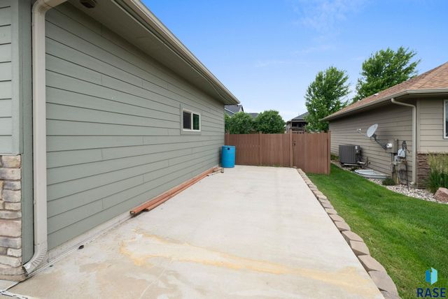 2809 S Lucerne Ave, Sioux Falls, SD 57106